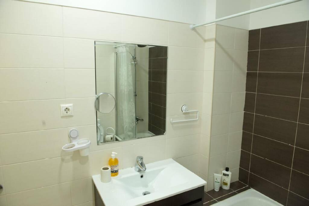 Apartamento Perto Do Centro De Com Elevador * Lisboa